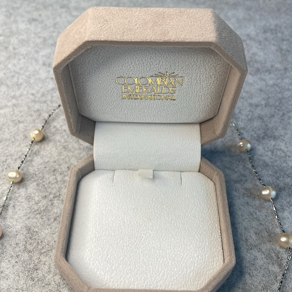 Colombian Emeralds international - Pearl necklace - Picture 4 of 6